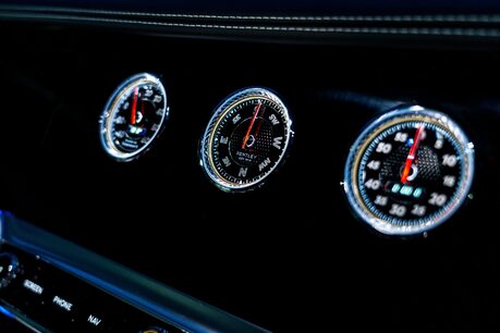 Bentley Continental GT V8. MULLINER SPEC. TOURING SPEC. CENTENARY SPEC. ROTATING DISPLAY. B&O. 15