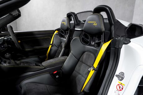 Porsche 718 SPYDER RS PDK. WEISSACH PACKAGE. CERAMIC BRAKES. LIFT. BOSE. 18