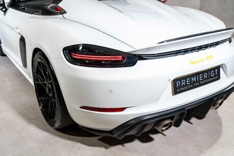 Porsche 718 SPYDER RS PDK. WEISSACH PACKAGE. CERAMIC BRAKES. LIFT. BOSE. 55