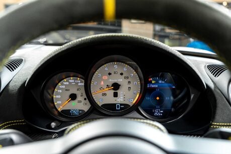 Porsche 718 SPYDER RS PDK. WEISSACH PACKAGE. CERAMIC BRAKES. LIFT. BOSE. 36