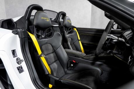 Porsche 718 SPYDER RS PDK. WEISSACH PACKAGE. CERAMIC BRAKES. LIFT. BOSE. 17