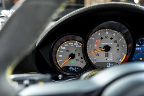 Porsche 718 SPYDER RS PDK. WEISSACH PACKAGE. CERAMIC BRAKES. LIFT. BOSE. 38