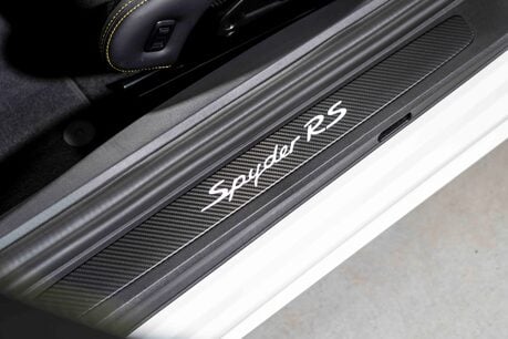 Porsche 718 SPYDER RS PDK. WEISSACH PACKAGE. CERAMIC BRAKES. LIFT. BOSE. 50