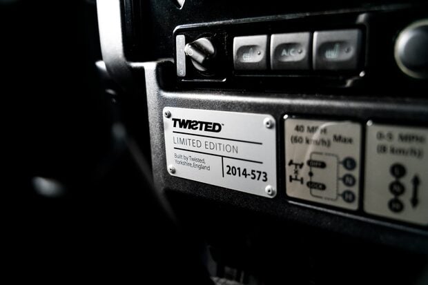 Land Rover Defender 90 TD XS STATION WAGON. TWISTED EDITION. TWISTED UPGRADES. HEATED SEATS. 4