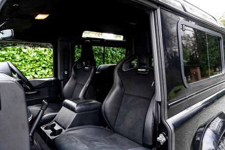 Land Rover Defender 90 TD XS STATION WAGON. TWISTED EDITION. TWISTED UPGRADES. HEATED SEATS. 8