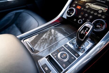 Land Rover Range Rover Sport SVR CARBON EDITION. DEPLOYABLE SIDE STEPS. MATRIX LEDs. CARBON FIBRE ENGINE BAY 9