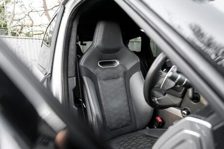 Land Rover Range Rover Sport SVR CARBON EDITION. DEPLOYABLE SIDE STEPS. MATRIX LEDs. CARBON FIBRE ENGINE BAY 16