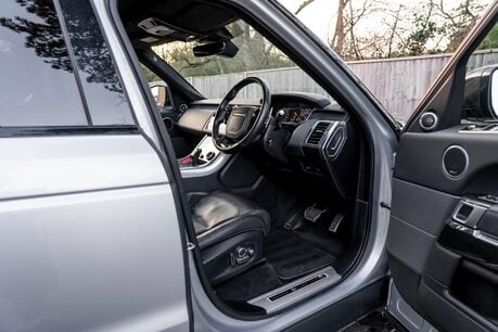 Land Rover Range Rover Sport SVR CARBON EDITION. DEPLOYABLE SIDE STEPS. MATRIX LEDs. CARBON FIBRE ENGINE BAY 14