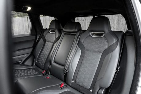 Land Rover Range Rover Sport SVR CARBON EDITION. DEPLOYABLE SIDE STEPS. MATRIX LEDs. CARBON FIBRE ENGINE BAY 19