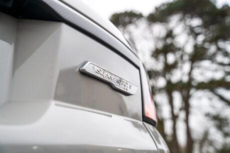 Land Rover Range Rover Sport SVR OVERFINCH SUPER SPORTS. BESPOKE EXAMPLE. 1 OF 25 IN THE WORLD 9