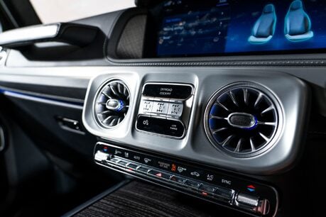 Mercedes-Benz G Series G 450 D AMG LINE PREMIUM PLUS. NIGHT PACKAGE. SLIDING SUNROOF. BURMESTER. 29