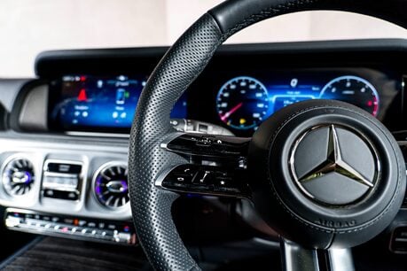 Mercedes-Benz G Series G 450 D AMG LINE PREMIUM PLUS. NIGHT PACKAGE. SLIDING SUNROOF. BURMESTER. 22