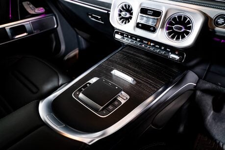 Mercedes-Benz G Series G 450 D AMG LINE PREMIUM PLUS. NIGHT PACKAGE. SLIDING SUNROOF. BURMESTER. 24