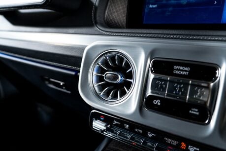 Mercedes-Benz G Series G 450 D AMG LINE PREMIUM PLUS. NIGHT PACKAGE. SLIDING SUNROOF. BURMESTER. 31