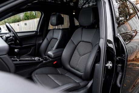 Porsche Macan S PDK. PANO ROOF. BOSE SOUND SYSTEM. HEATED FRONT SEATS. REVERSING CAMERA. 14