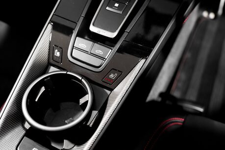 Porsche 911 TARGA 4 GTS PDK. SPORT DESIGN PACKAGE. BOSE. MATTE CARBON INTERIOR. PDLS+ 38