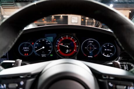 Porsche 911 TARGA 4 GTS PDK. SPORT DESIGN PACKAGE. BOSE. MATTE CARBON INTERIOR. PDLS+ 24