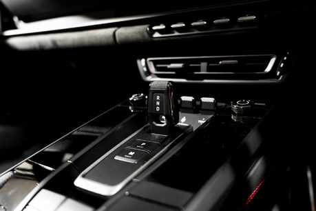 Porsche 911 TARGA 4 GTS PDK. SPORT DESIGN PACKAGE. BOSE. MATTE CARBON INTERIOR. PDLS+ 36