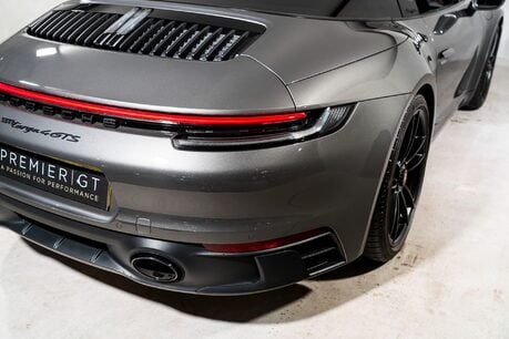 Porsche 911 TARGA 4 GTS PDK. SPORT DESIGN PACKAGE. BOSE. MATTE CARBON INTERIOR. PDLS+ 49