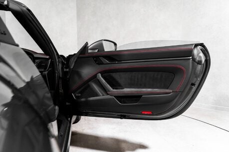 Porsche 911 TARGA 4 GTS PDK. SPORT DESIGN PACKAGE. BOSE. MATTE CARBON INTERIOR. PDLS+ 55
