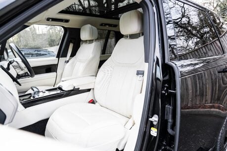 Land Rover Range Rover HSE. PANORAMIC ROOF. 23S. FIXED SIDE STEPS. H & C SEATS. DUOTONE HEADLINING 10