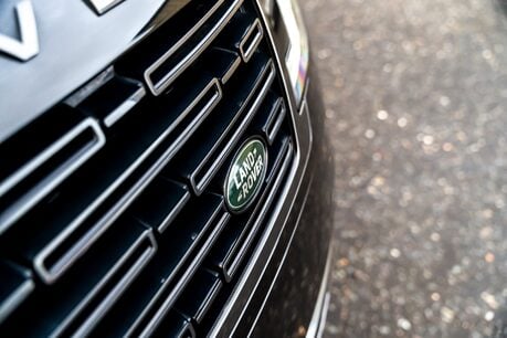 Land Rover Range Rover HSE. PANORAMIC ROOF. 23S. FIXED SIDE STEPS. H & C SEATS. DUOTONE HEADLINING 5