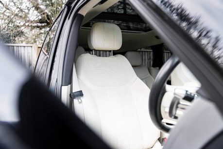 Land Rover Range Rover HSE. PANORAMIC ROOF. 23S. FIXED SIDE STEPS. H & C SEATS. DUOTONE HEADLINING 11