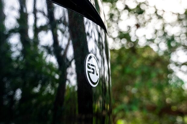 Land Rover Range Rover HSE. PANORAMIC ROOF. 23S. FIXED SIDE STEPS. H & C SEATS. DUOTONE HEADLINING 2