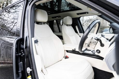 Land Rover Range Rover HSE. PANORAMIC ROOF. 23S. FIXED SIDE STEPS. H & C SEATS. DUOTONE HEADLINING 9