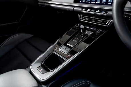 Porsche 911 TARGA 4S PDK. SPORT DESIGN PACKAGE. BOSE. SPORT EXHAUST. PORSCHE INNODRIVE. 30