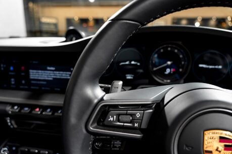 Porsche 911 TARGA 4S PDK. SPORT DESIGN PACKAGE. BOSE. SPORT EXHAUST. PORSCHE INNODRIVE. 54