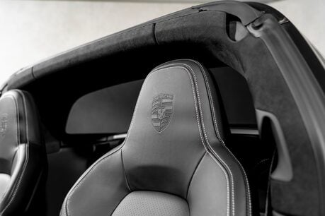 Porsche 911 TARGA 4S PDK. SPORT DESIGN PACKAGE. BOSE. SPORT EXHAUST. PORSCHE INNODRIVE. 21