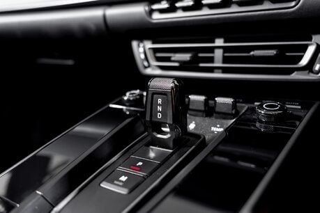 Porsche 911 TARGA 4S PDK. SPORT DESIGN PACKAGE. BOSE. SPORT EXHAUST. PORSCHE INNODRIVE. 38