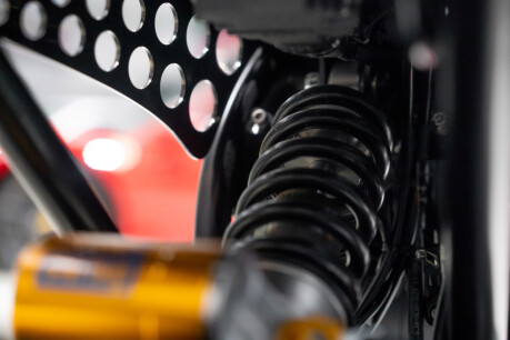 Norton Dominator SS PHANTOM. ONE OF A KIND BUILD. MONOBLOCK BREMBO BRAKES. OHLINS SUSPENSION 16