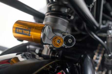 Norton Dominator SS PHANTOM. ONE OF A KIND BUILD. MONOBLOCK BREMBO BRAKES. OHLINS SUSPENSION 17