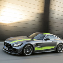 Mercedes-AMG GT R PRO: A worthy rival to the GT3 RS?