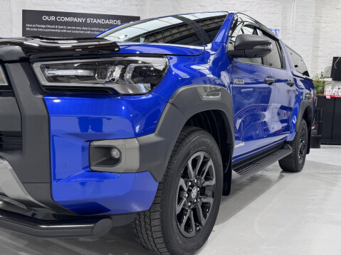 Toyota Hilux INVINCIBLE X 4WD D-4D DCB 13