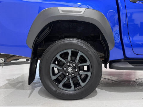 Toyota Hilux INVINCIBLE X 4WD D-4D DCB 55