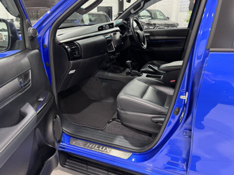 Toyota Hilux INVINCIBLE X 4WD D-4D DCB 27