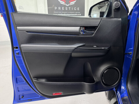 Toyota Hilux INVINCIBLE X 4WD D-4D DCB 42