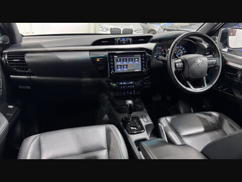 Toyota Hilux INVINCIBLE X 4WD D-4D DCB 3