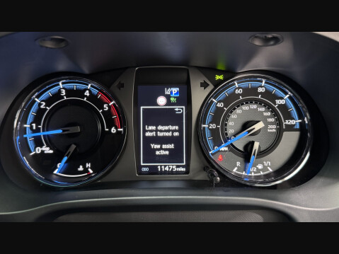 Toyota Hilux INVINCIBLE X 4WD D-4D DCB 65
