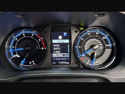 Toyota Hilux INVINCIBLE X 4WD D-4D DCB 67