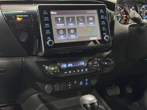 Toyota Hilux INVINCIBLE X 4WD D-4D DCB 69