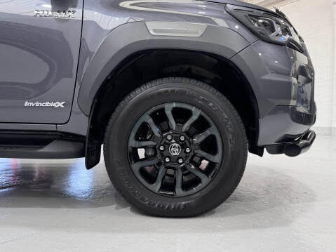 Toyota Hilux INVINCIBLE X 4WD D-4D DCB 34