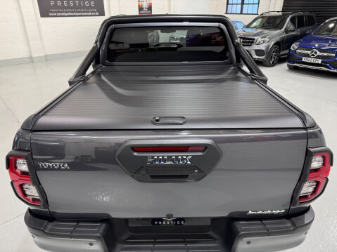 Toyota Hilux INVINCIBLE X 4WD D-4D DCB 20