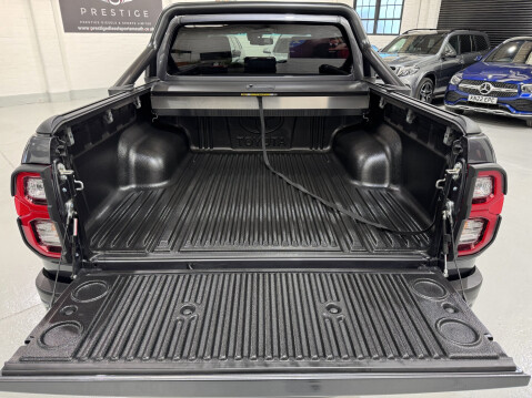 Toyota Hilux INVINCIBLE X 4WD D-4D DCB 24