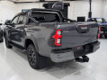 Toyota Hilux INVINCIBLE X 4WD D-4D DCB 12