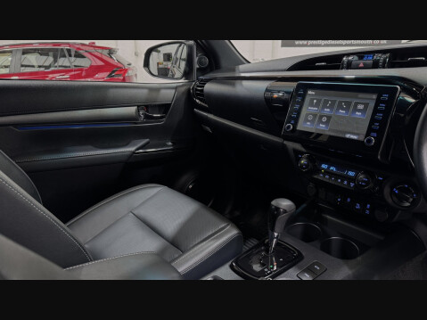 Toyota Hilux INVINCIBLE X 4WD D-4D DCB 26