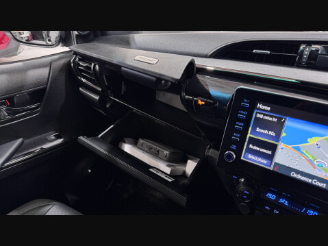 Toyota Hilux INVINCIBLE X 4WD D-4D DCB 64